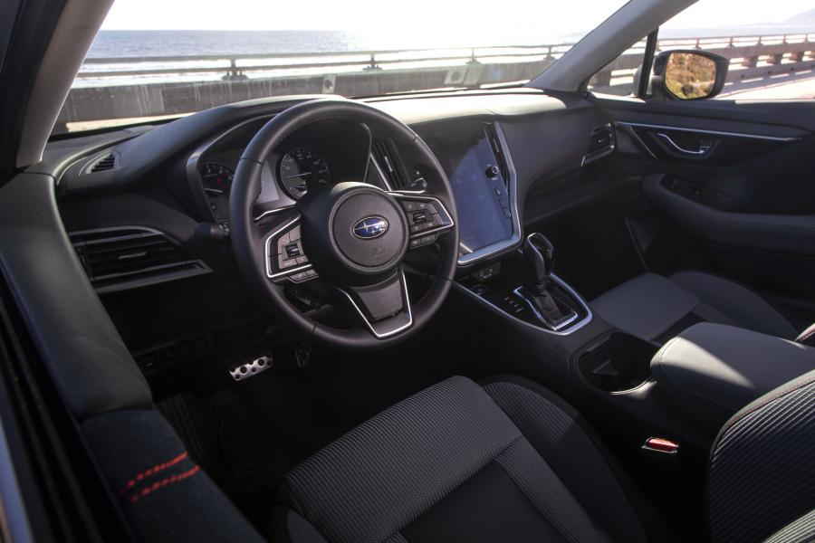 Интерьер Subaru Legacy Sport 2019 года  (NA) (фото 6 из 29)